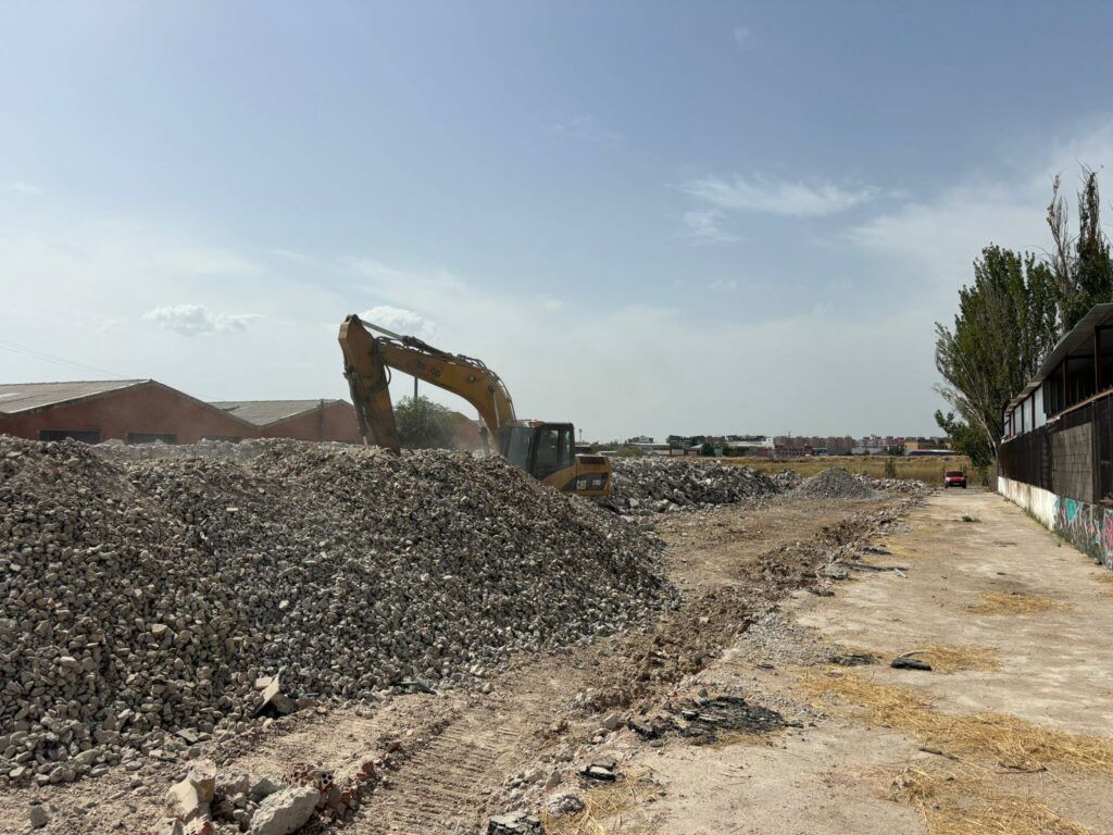 Zona deportiva con 8 pistas de pádel