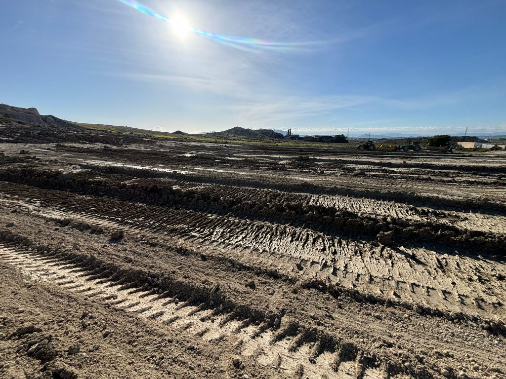 Explanada de 50.000 m² en preparación para la plataforma logística agroalimentaria de Gesnave